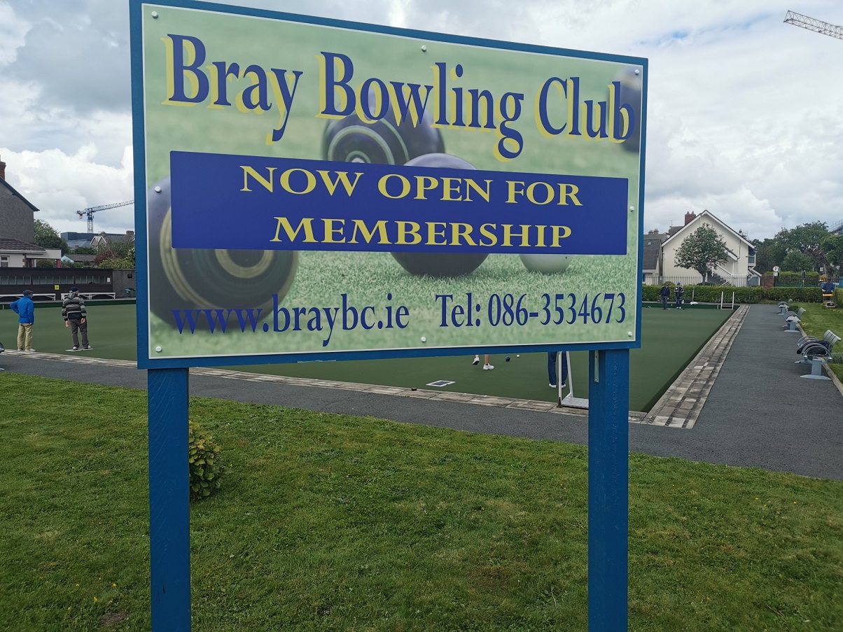 Club welcome sign.